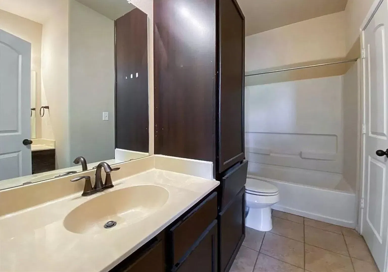 3bd 2ba Duplex for Rent in Kyle, TX — Photo 3