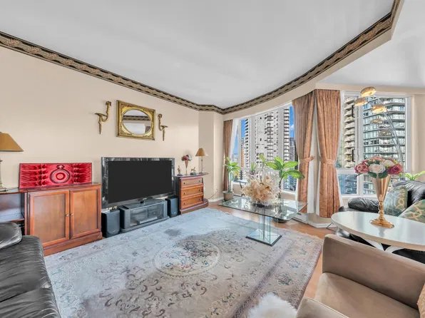 6220 McKay Ave #2604, Burnaby, BC V5H 4M8