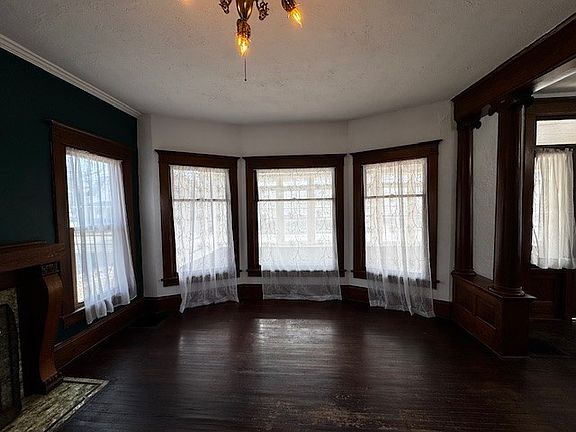 3rd image of 442 Venango Ave