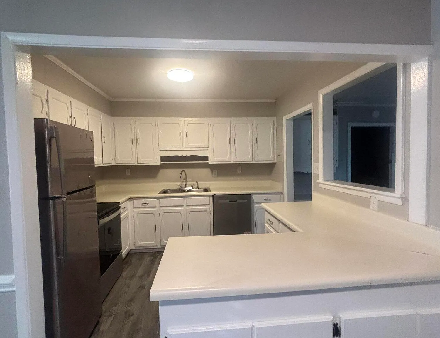 3 bed, 2.5 bath, 1834 sqft, $1,250 — Photo 3