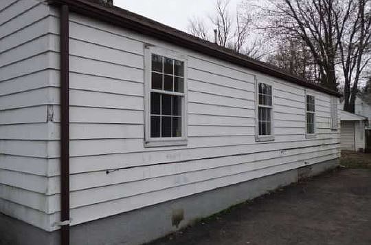 3rd image of 2758 South Blvd