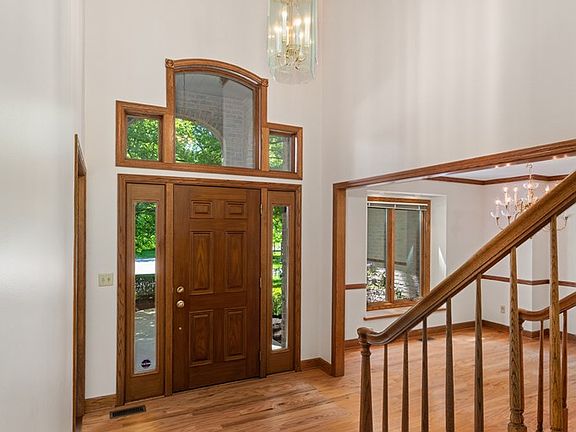 4th image of 2309 Woodland Pl