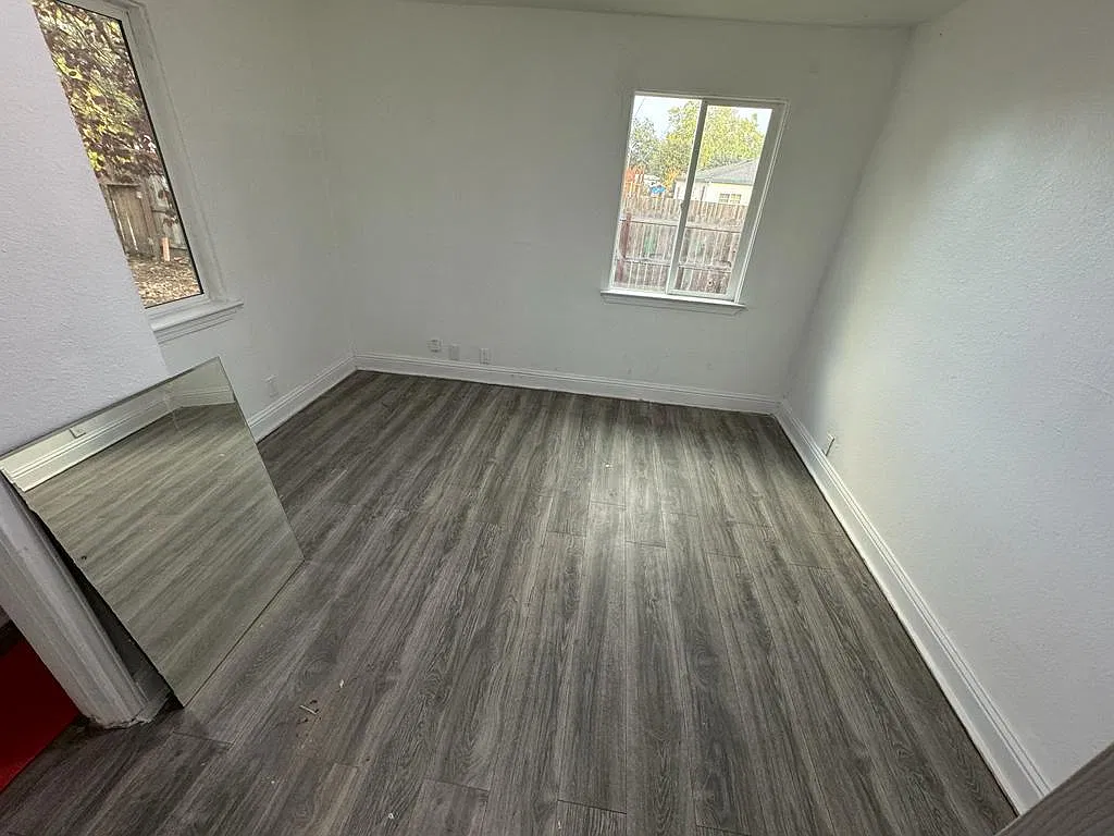 3 bed, 1114 sqft, $3,499 — Photo 3