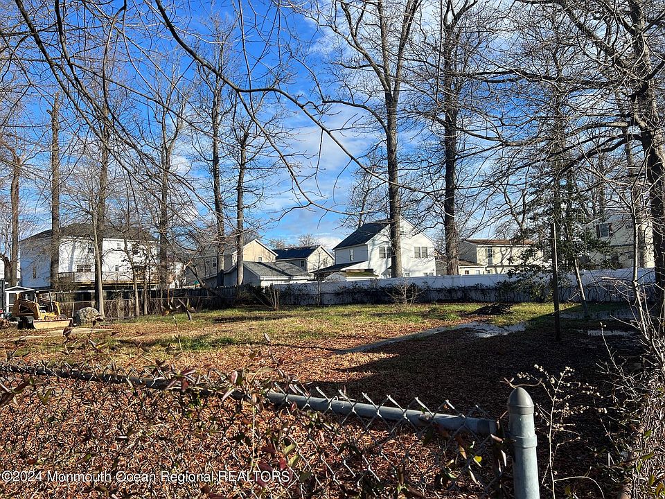 1st image of 212 Twilight Avenue