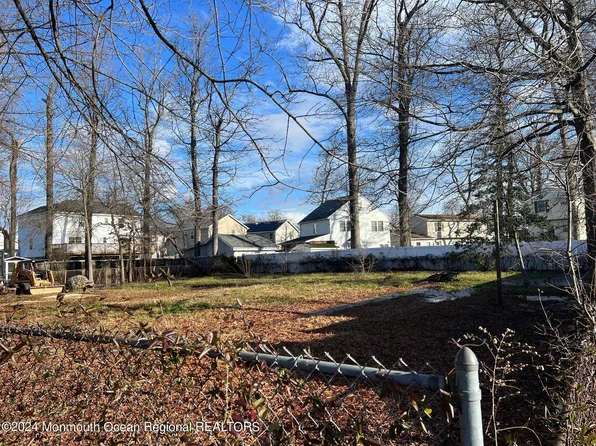 212 Twilight Avenue, Keansburg, NJ 07734