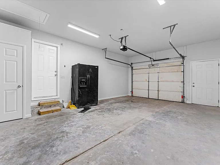 1666 Oakland Ave — Photo 6