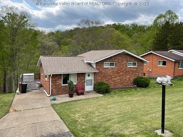 1st image of 2213 Lilly Dr