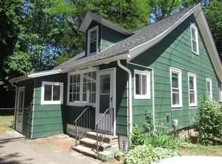 32 Fairmont St, Chicopee, MA 01013