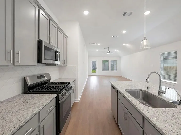 10231 Burton Path — Photo 3