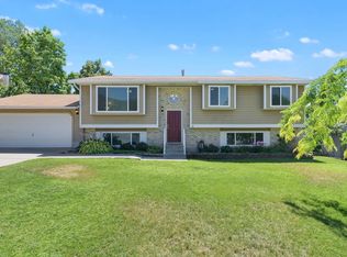 136 E 890 S, Farmington, UT 84025