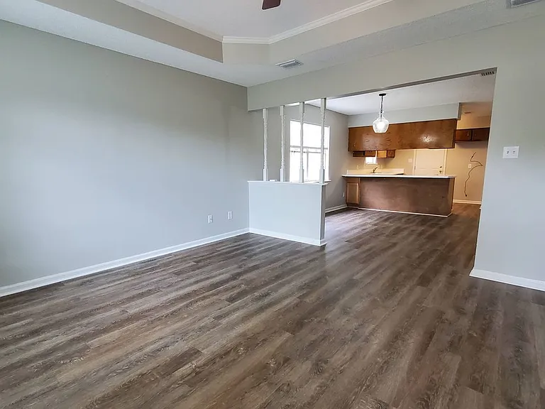 3017 Kensington Ln — Photo 2