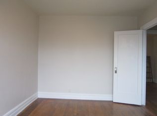 2460 32nd St APT 16D, Astoria, NY 11102