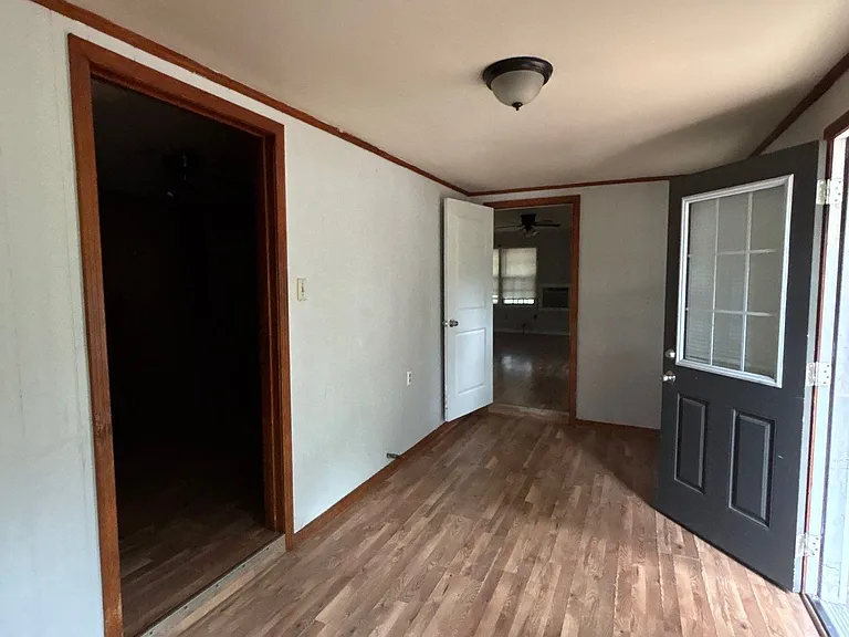 505 N College St — Photo 26
