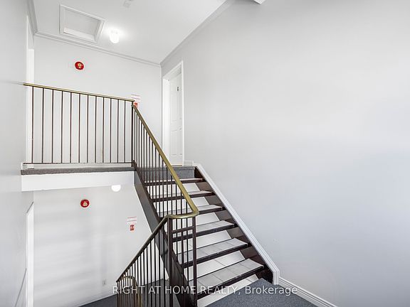 4th image of 194 A Edwards St #6