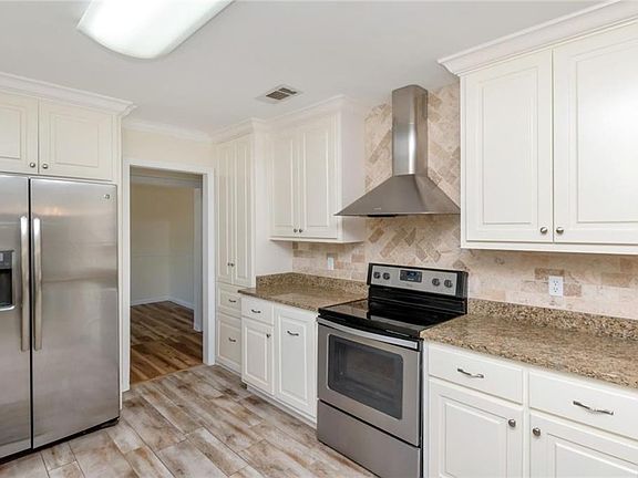 3rd image of 4082 Dawson Dr