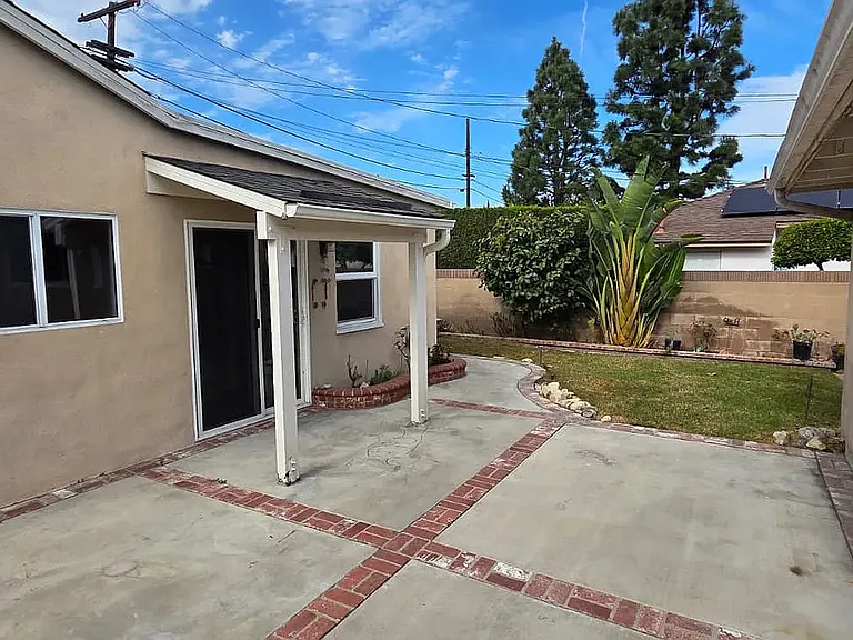 1818 Calamar Ave — Photo 10