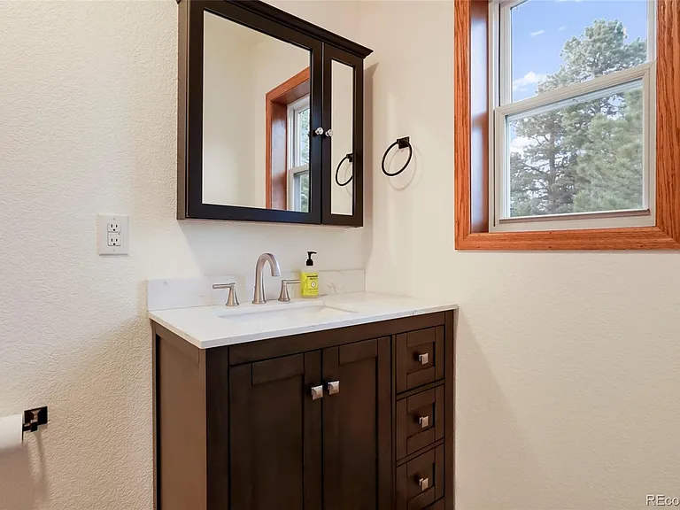 687 Crescent Lake Rd — Photo 12