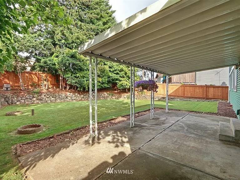 1606 Lake Youngs Way SE — Photo 16