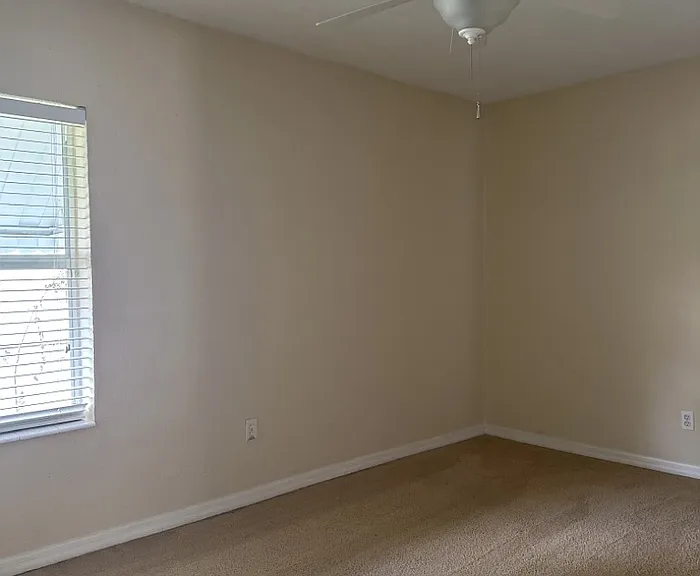 815 W Plymouth St — Photo 19
