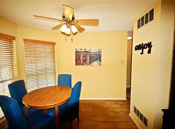 5th image of 203 Teakwood Ln