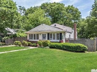 58 Ridgewood Ave #A, Central Islip, NY 11722