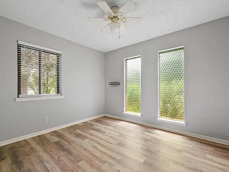 8910 Little Walnut Pkwy #A — Photo 18