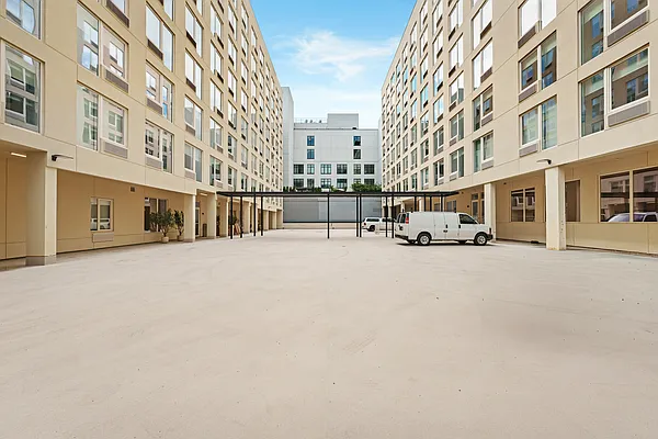 Rented by Nooklyn NYC LLC | media 5