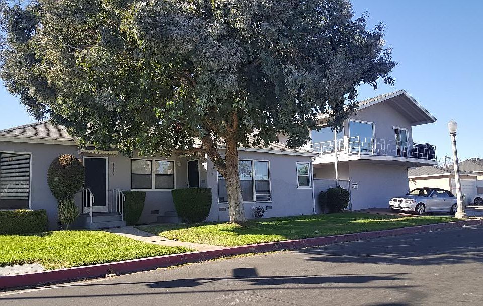 Entire Property - unit is to the right