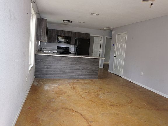 3rd image of 314 SW 3rd St #B