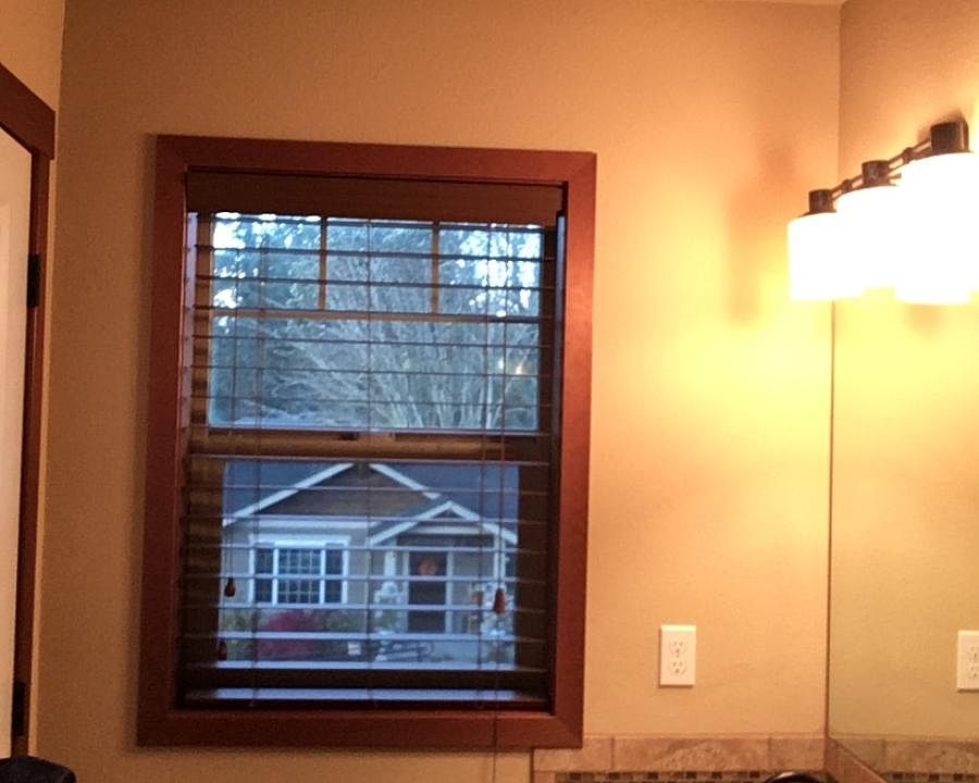 1st image of 75 NW Glade Ct