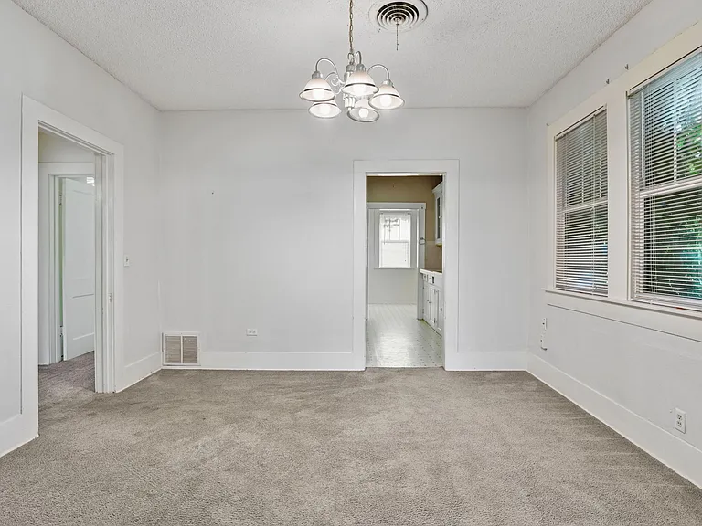 823 N Dallas Ave — Photo 14
