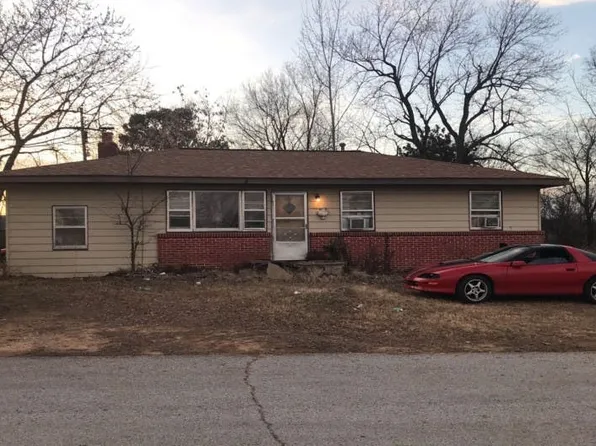 100 Locust Ave, Green Forest, AR 72638