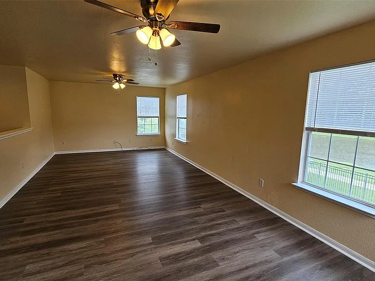 22135 Greengate Dr — Photo 23