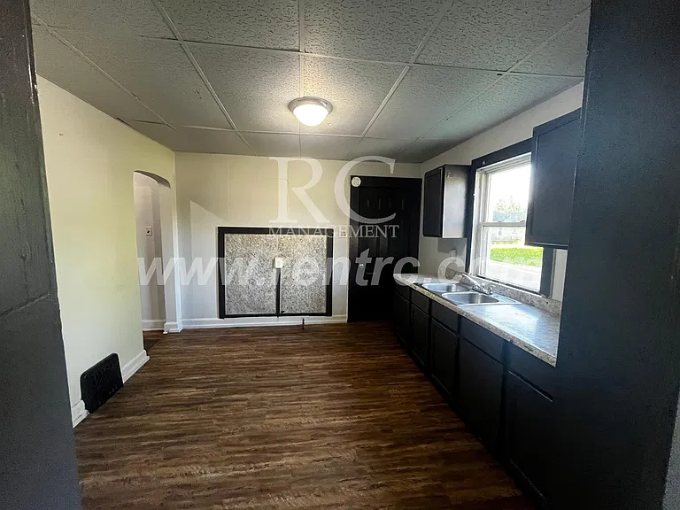 1224 E Williams St #E — Photo 2