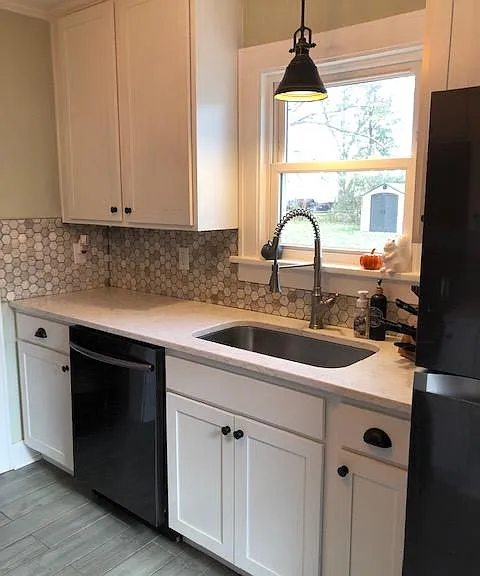 109 Franklin St — Photo 4
