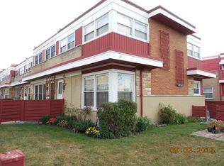 8933 N Washington St APT A, Niles, IL 60714