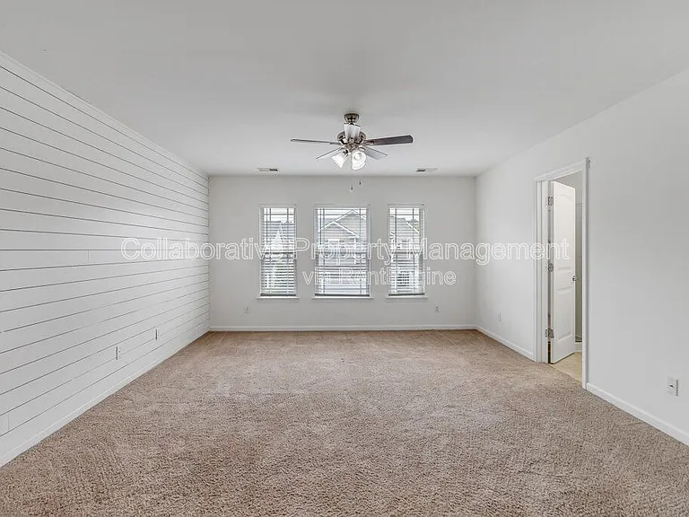 590 Summer Hill Way — Photo 16