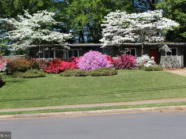 3014 Cedar Hill Rd, Falls Church, VA 22042