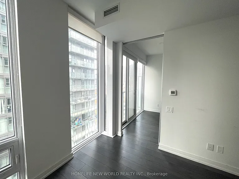 28 Wellesley St E #1206 — Photo 5