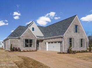 2945 Molly Cv, Nesbit, MS 38651