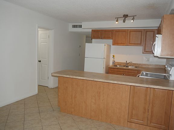 5th image of 6306 Newtown Cir #6B1