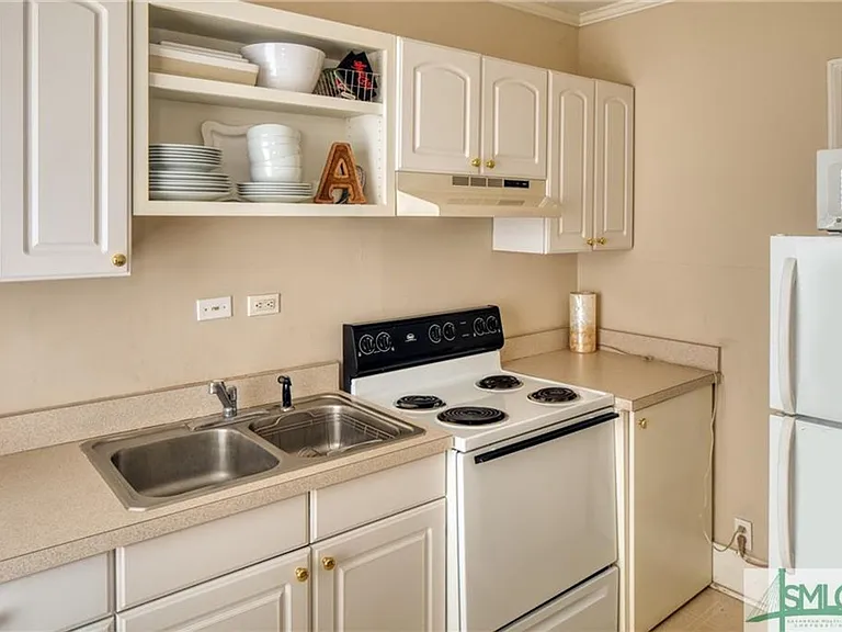 20 E Macon St — Photo 8