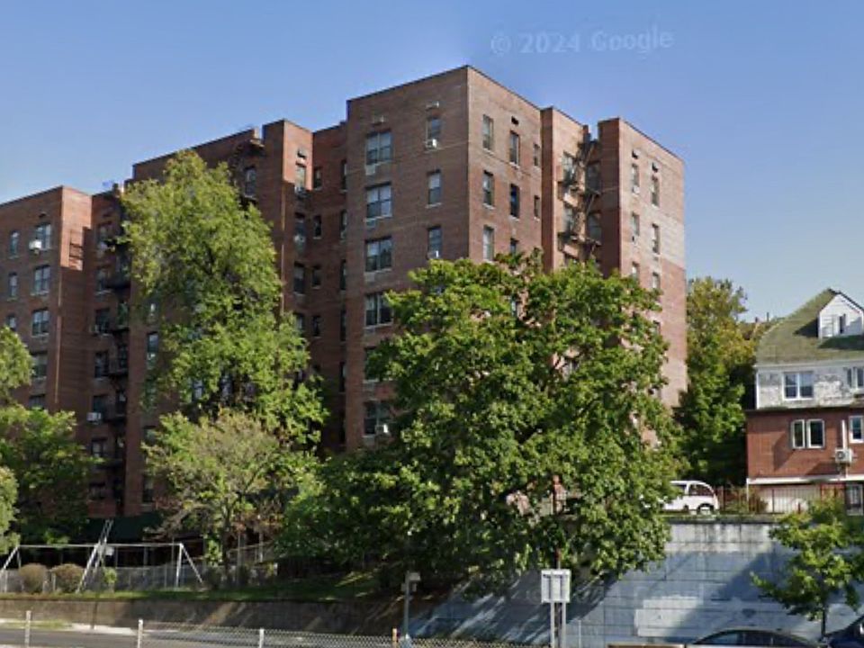 2nd image of 84-70 Main St