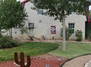 199 Angel Hill Rd, Niederwald, TX 78640