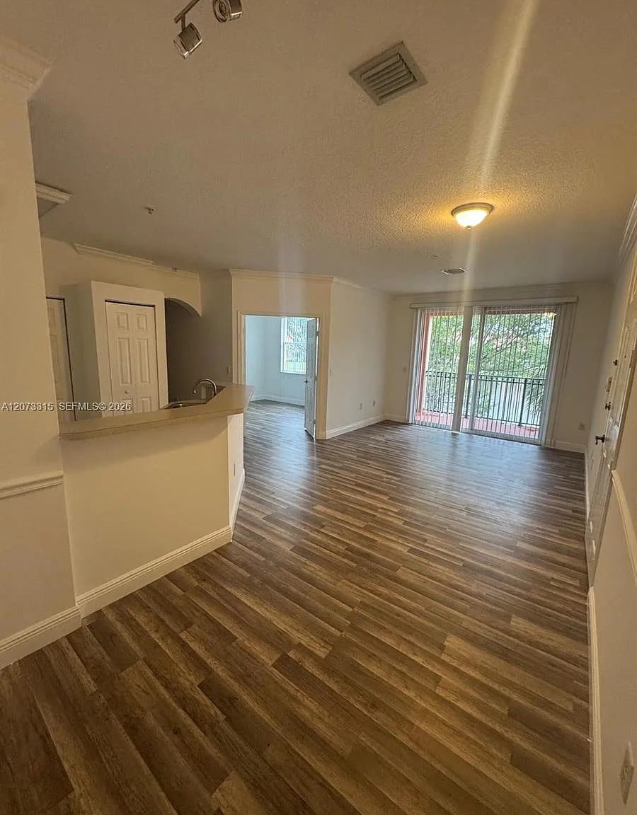 El-Ad Villaggio Condo Bld — Photo 4