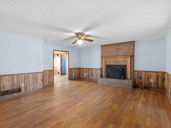 3rd image of 730 Bell Rd SE