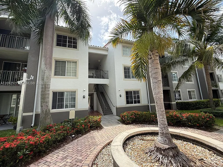 6861 SW 44th St #205 — Photo 34