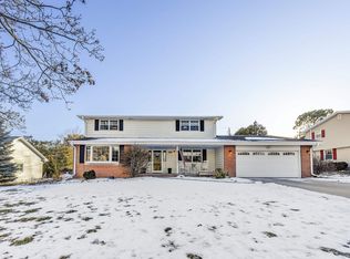 402 Ridgeview Ter, Green Bay, WI 54301