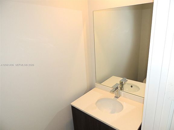 5th image of 488 NE 18th St #3104