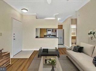 12144 Garden Grove Cir UNIT 204, Fairfax, VA 22030